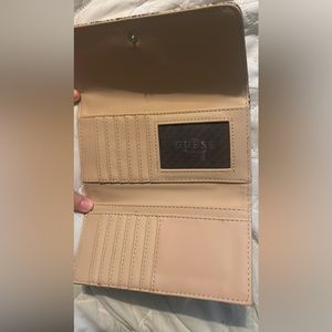 GUESS Wallet